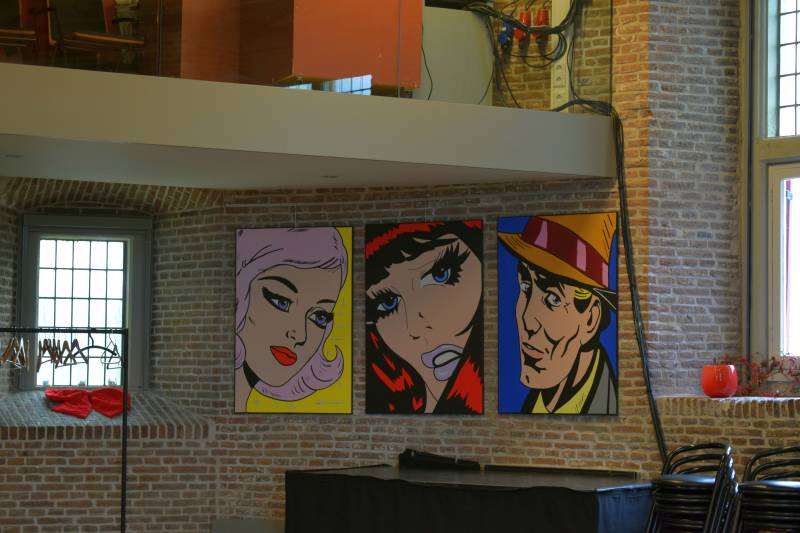 Yellow Curtain &amp; Red &amp; Mr.Smith. P.I.