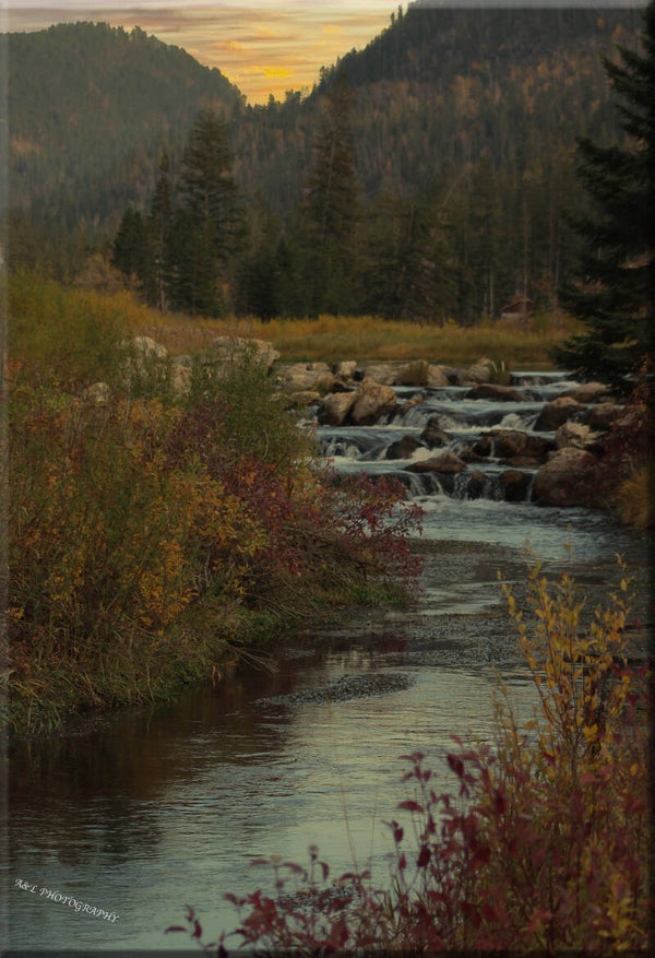 BEAUTIFUL SPEARFISH CANYON IN THE FALL