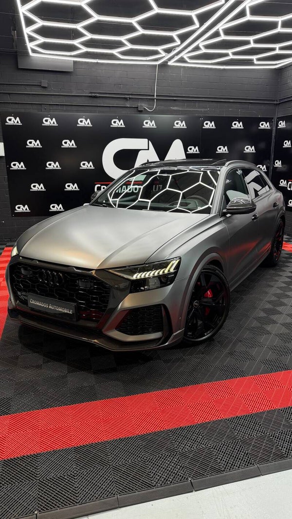 AUDI RSQ8 full carbón