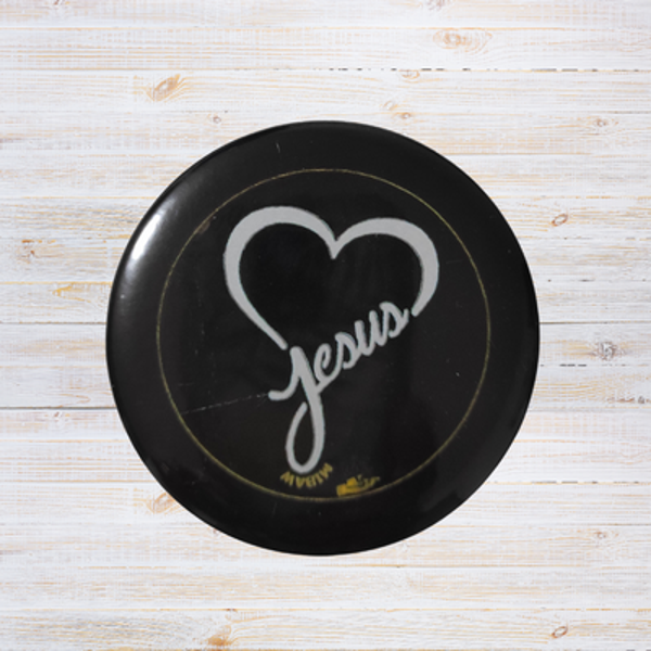 Badge chrétien - Motif Cœur avec Jésus blanc sur fond noir