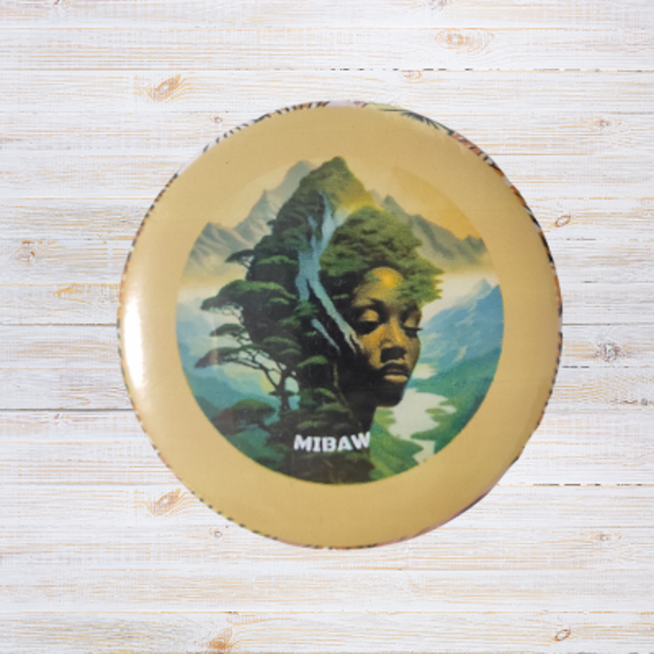 Badge Femme Noire Africaine - Symbole de Beauté Naturelle