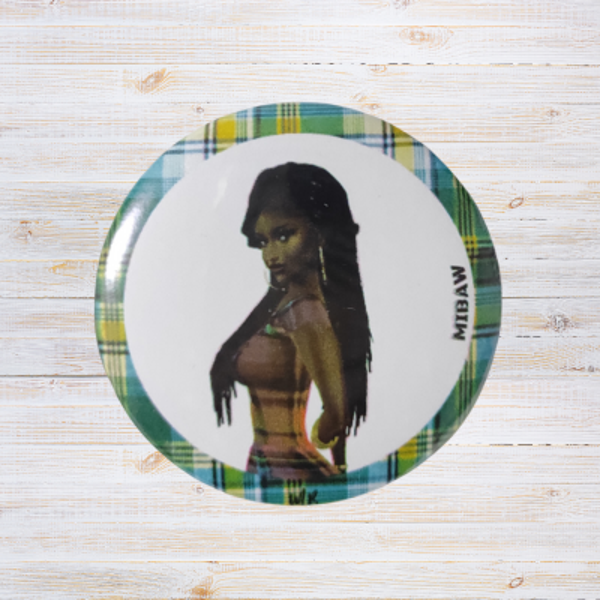 Voyage au Cœur des Antilles - Badge Femme Antillaise en Madras