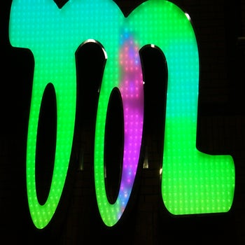 glow201664jpg-1.jpg