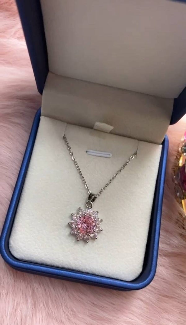Cadena tipo gargantilla