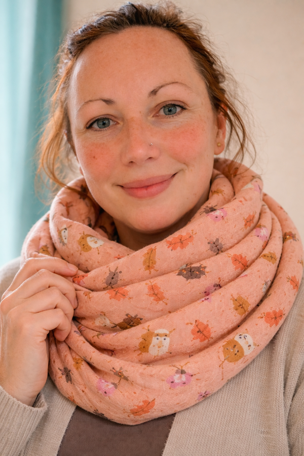 ✨ Tissu en coton – Imprimé hiboux sur fond orange ✨