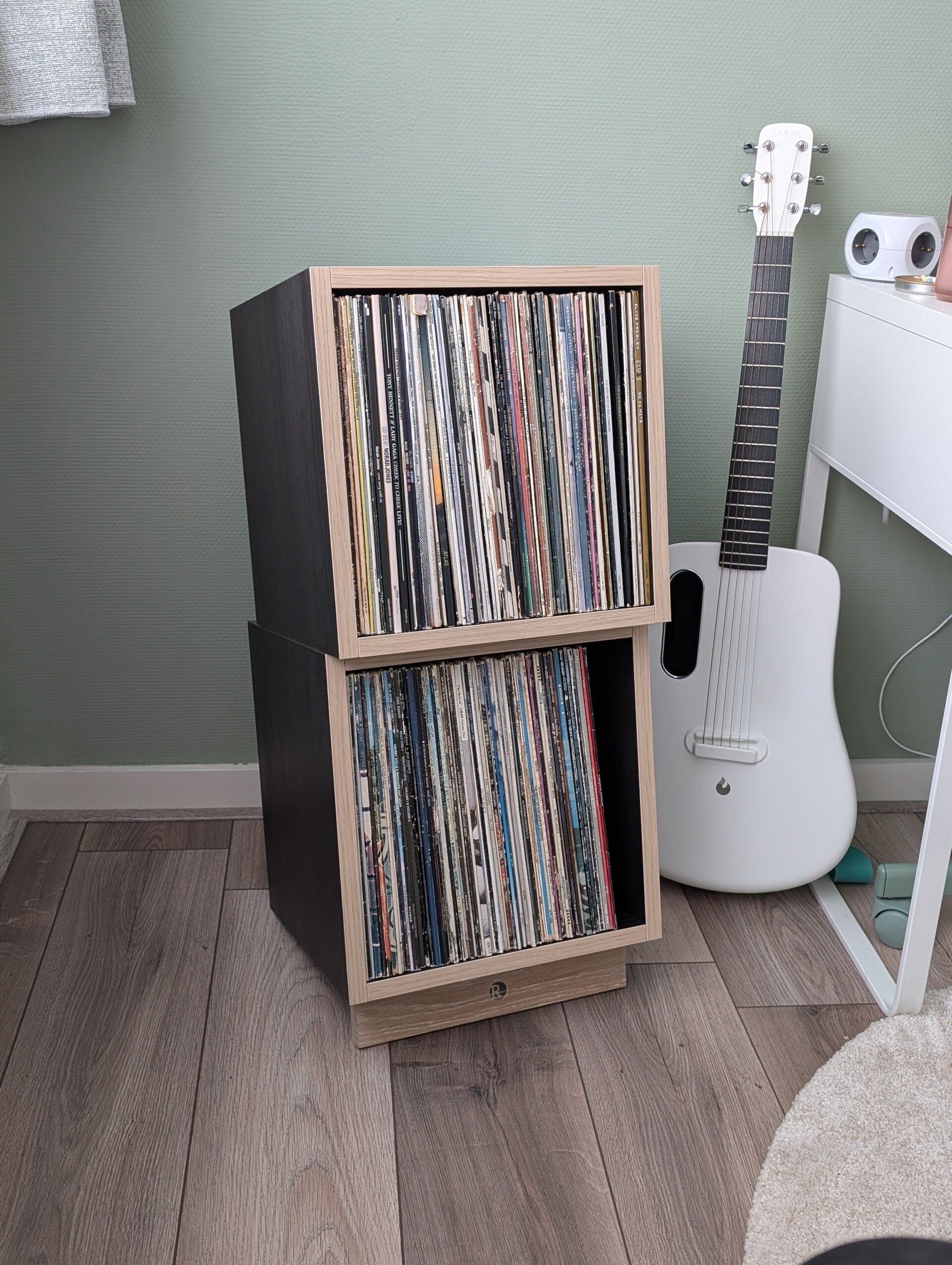 Platenkast - Donker eiken melamine