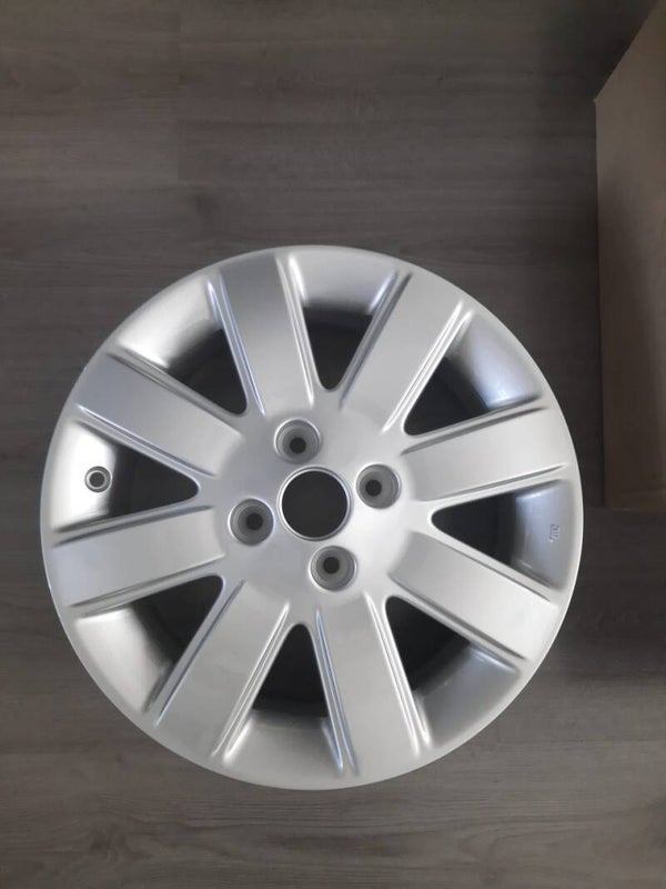 Licht metalen velg 15 inch 40300-BC426