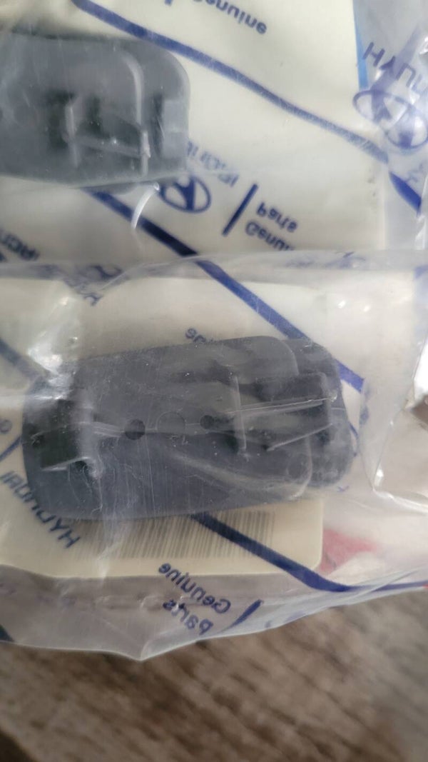 HOOK RR SEAT BELT 85779-1C100LT