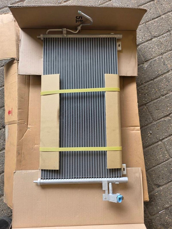 Airco condensor MZ5147