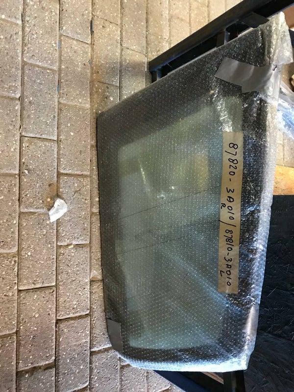 Rechts achter vaste ruit 87820-3A010