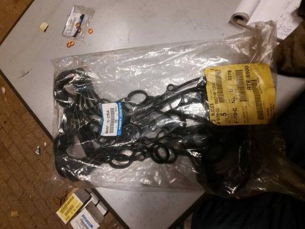 Klepdekselpakking B6S7-10-235A