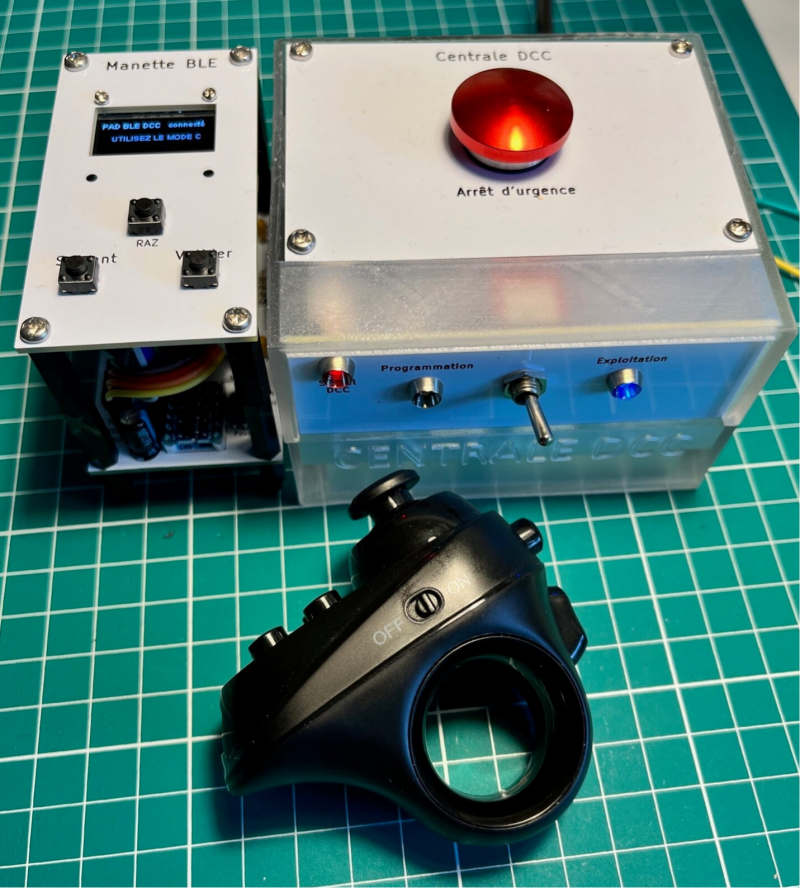 Module de la manette connecté au module principal de la micro centrale DCC