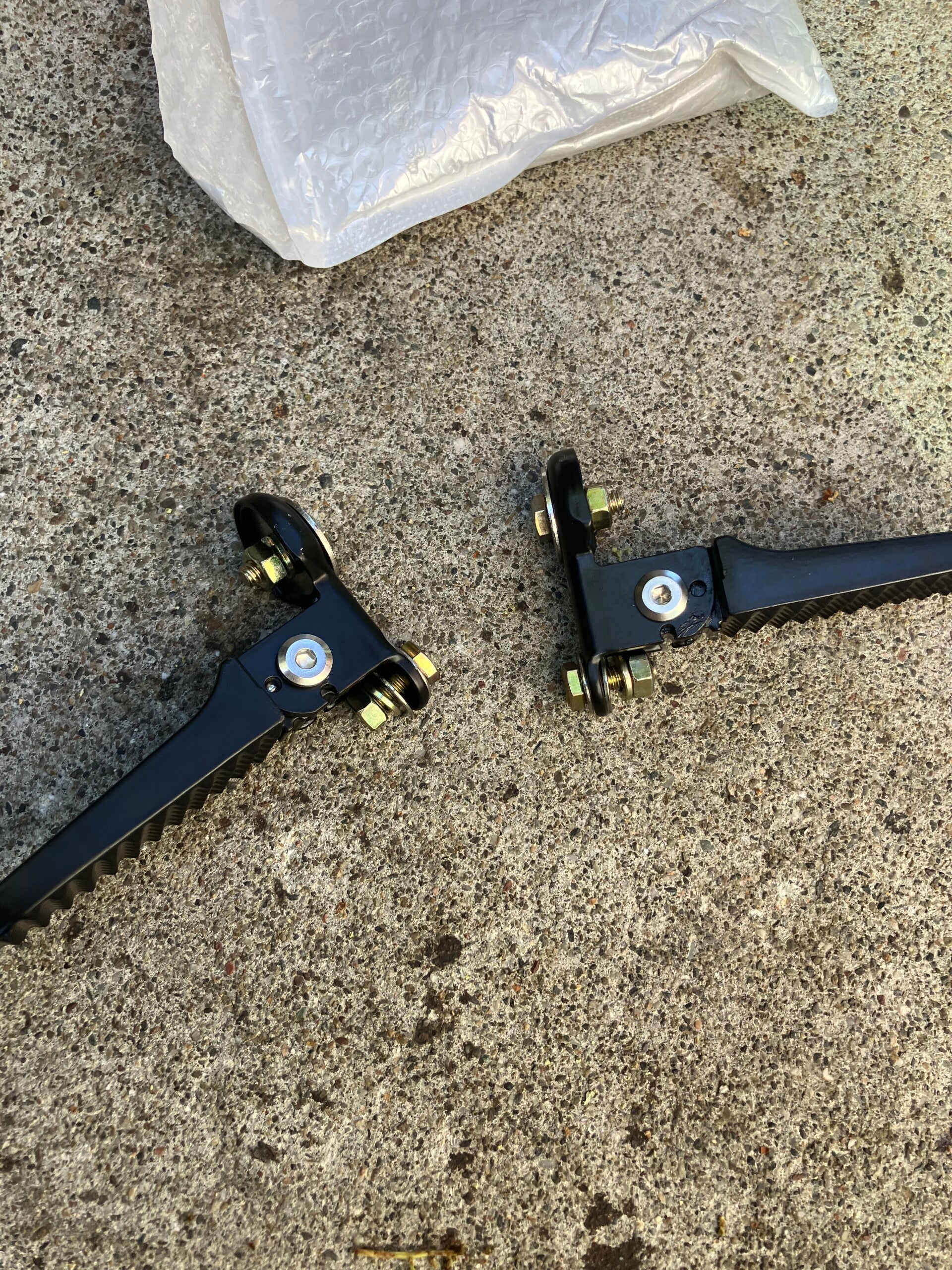 Passenger pegs for ridstar q20