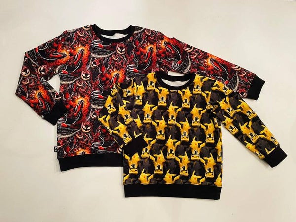 Sweater Pikachu klein