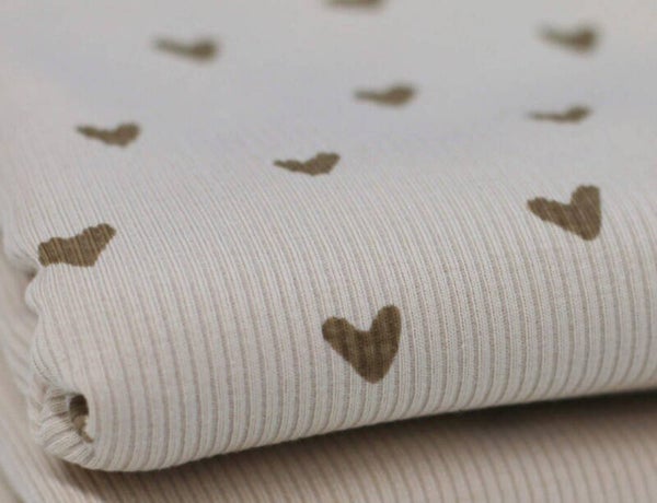 B2B knoop Mutsje  hearts beige