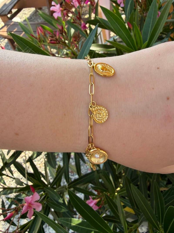 Shell Charm Bracelet