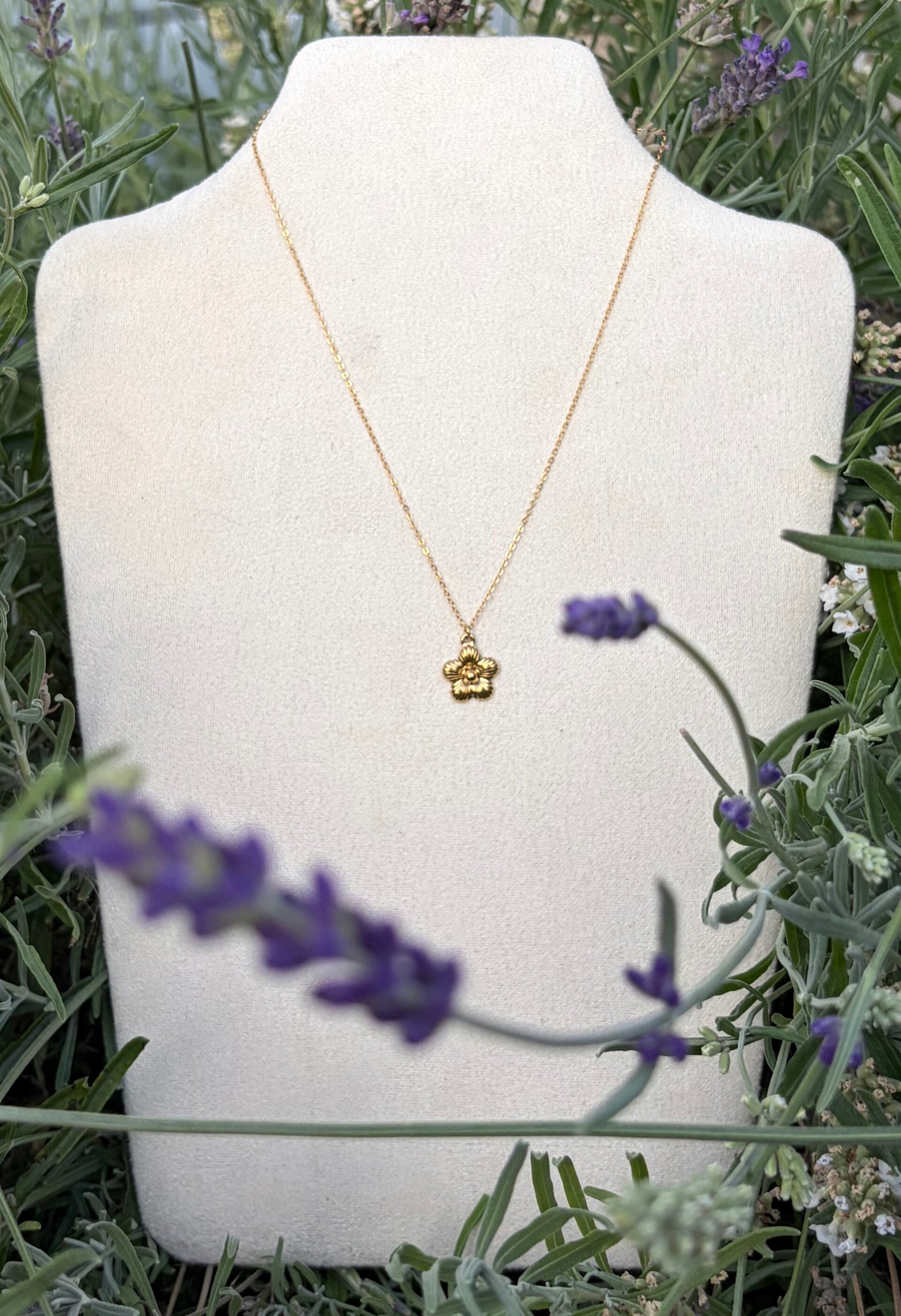 Daisy Necklace