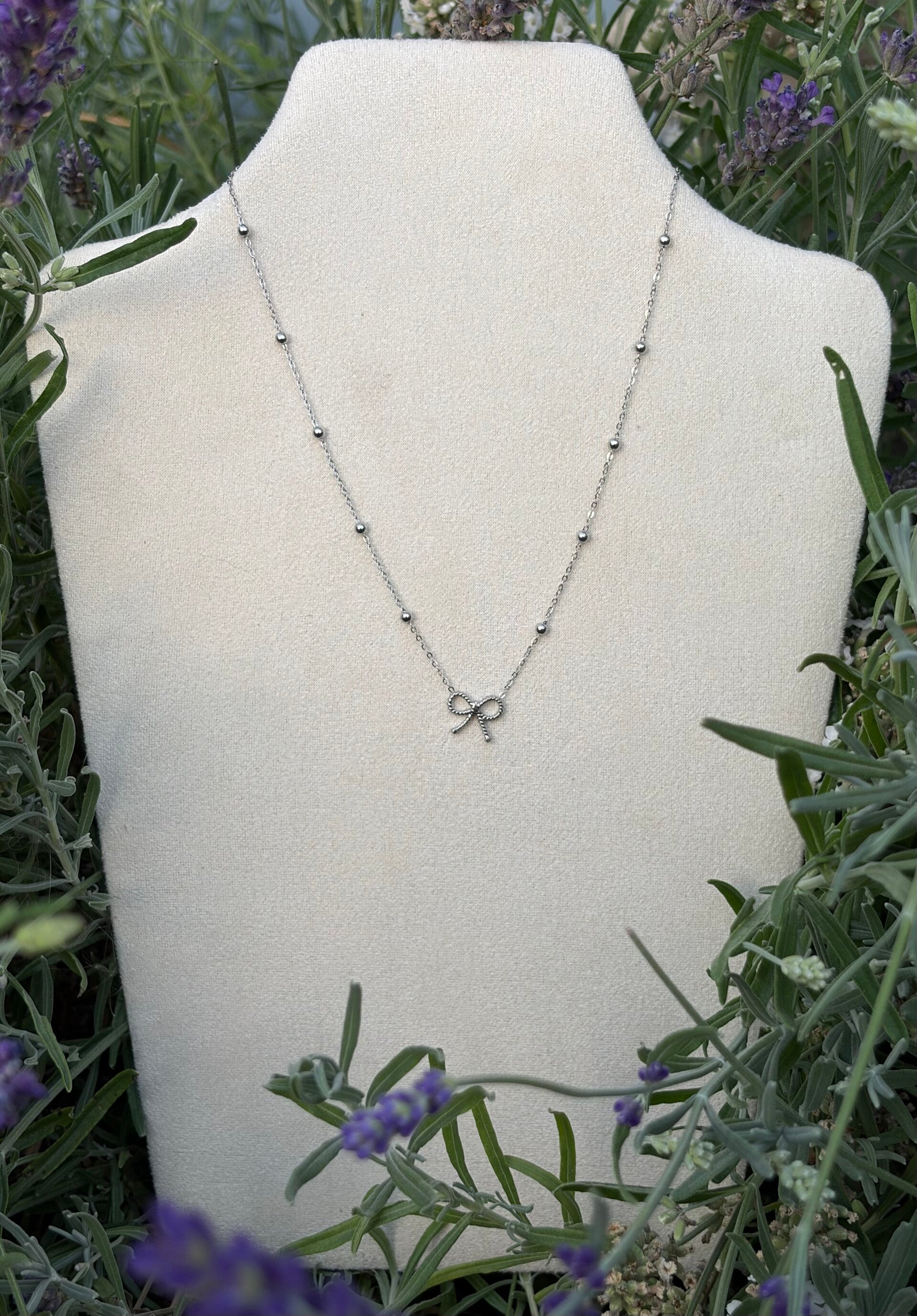 Bow Necklace