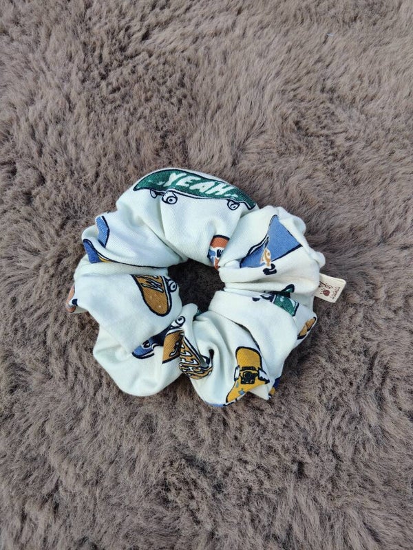 Scrunchie 'skater girl'