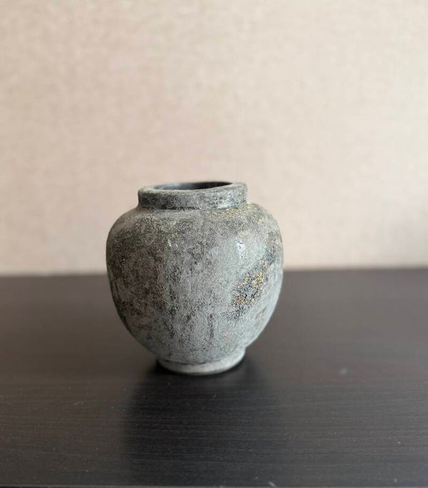 Stenen potje zonder deksel