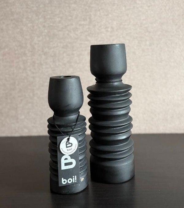 Zwarte kandelaars met ribstructuur - set van twee