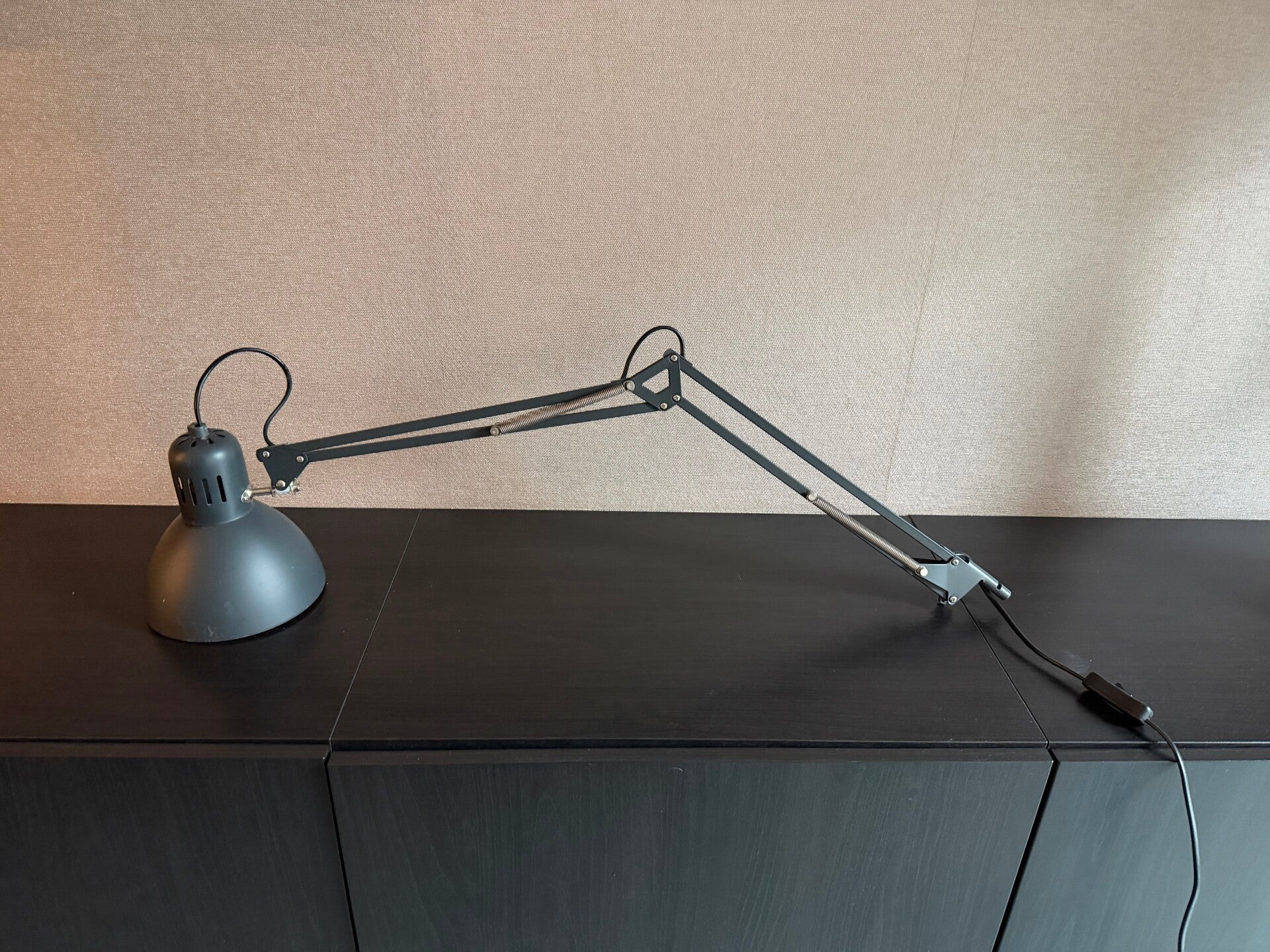 IKEA TERTIAL bureaulamp – donkergrijs