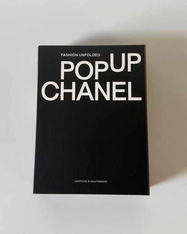 Pop-Up Chanel Designboek