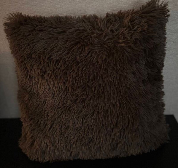 Dutch decor Fluffy Sierkussen Donkerbruin