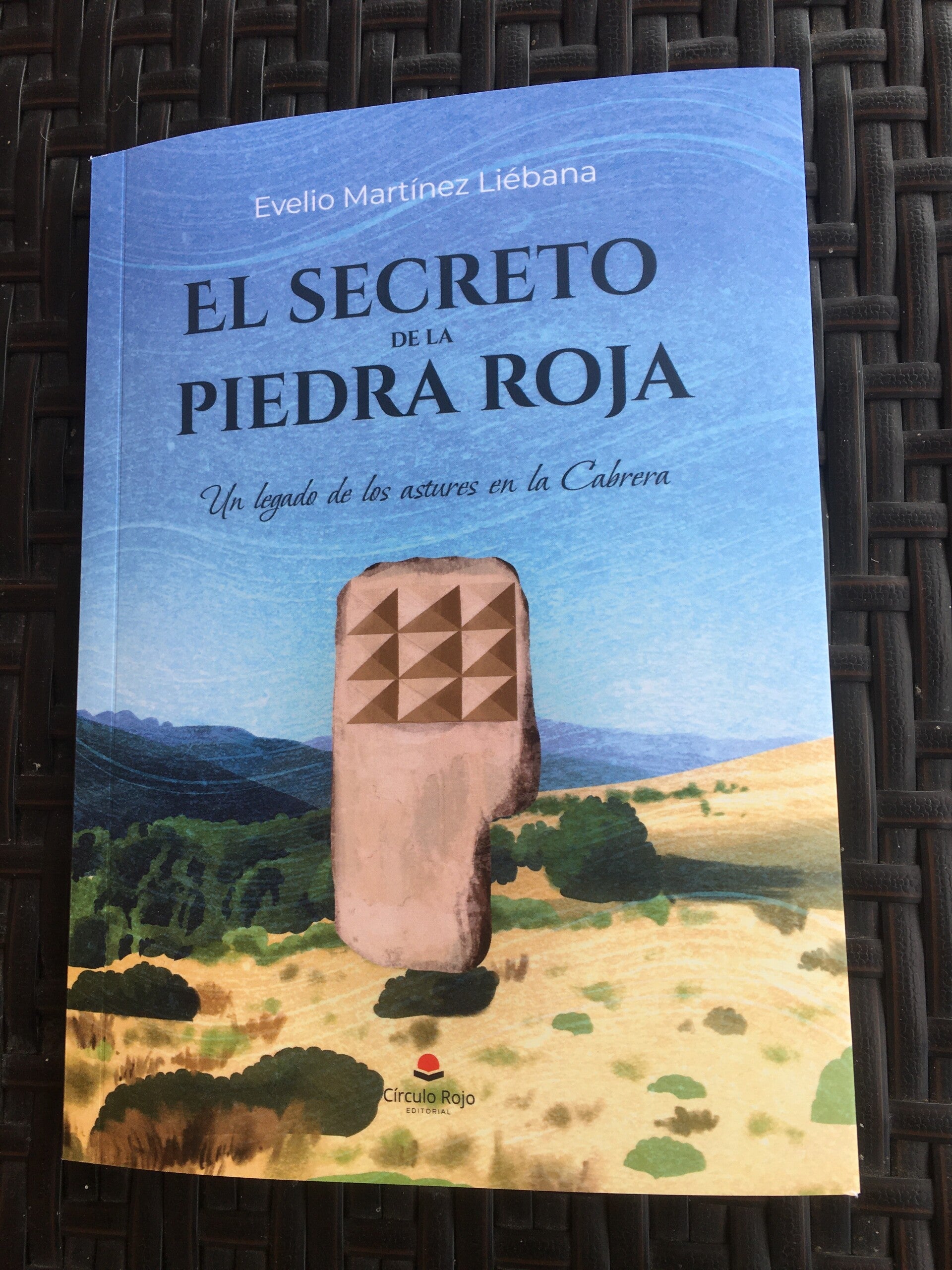 El secreto de la piedra roja