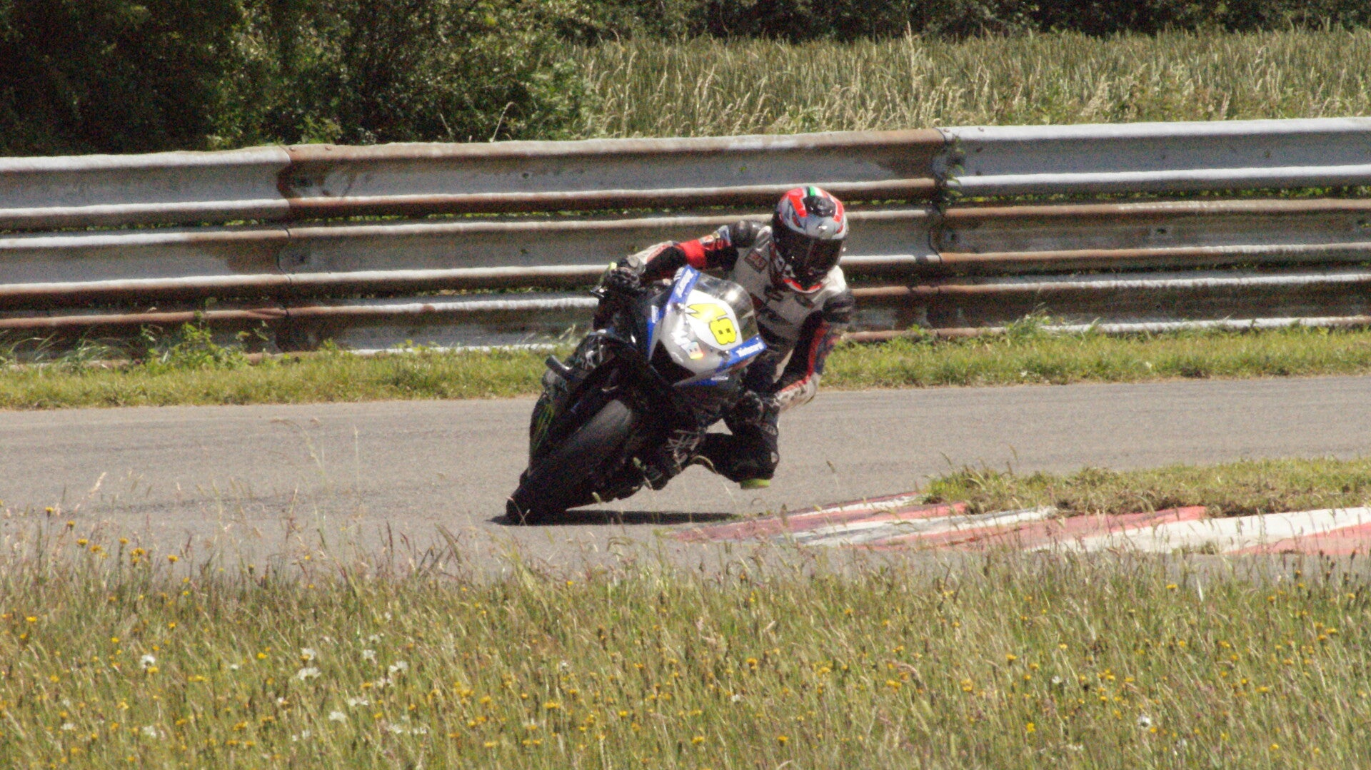 dsc07643-standard.jpg