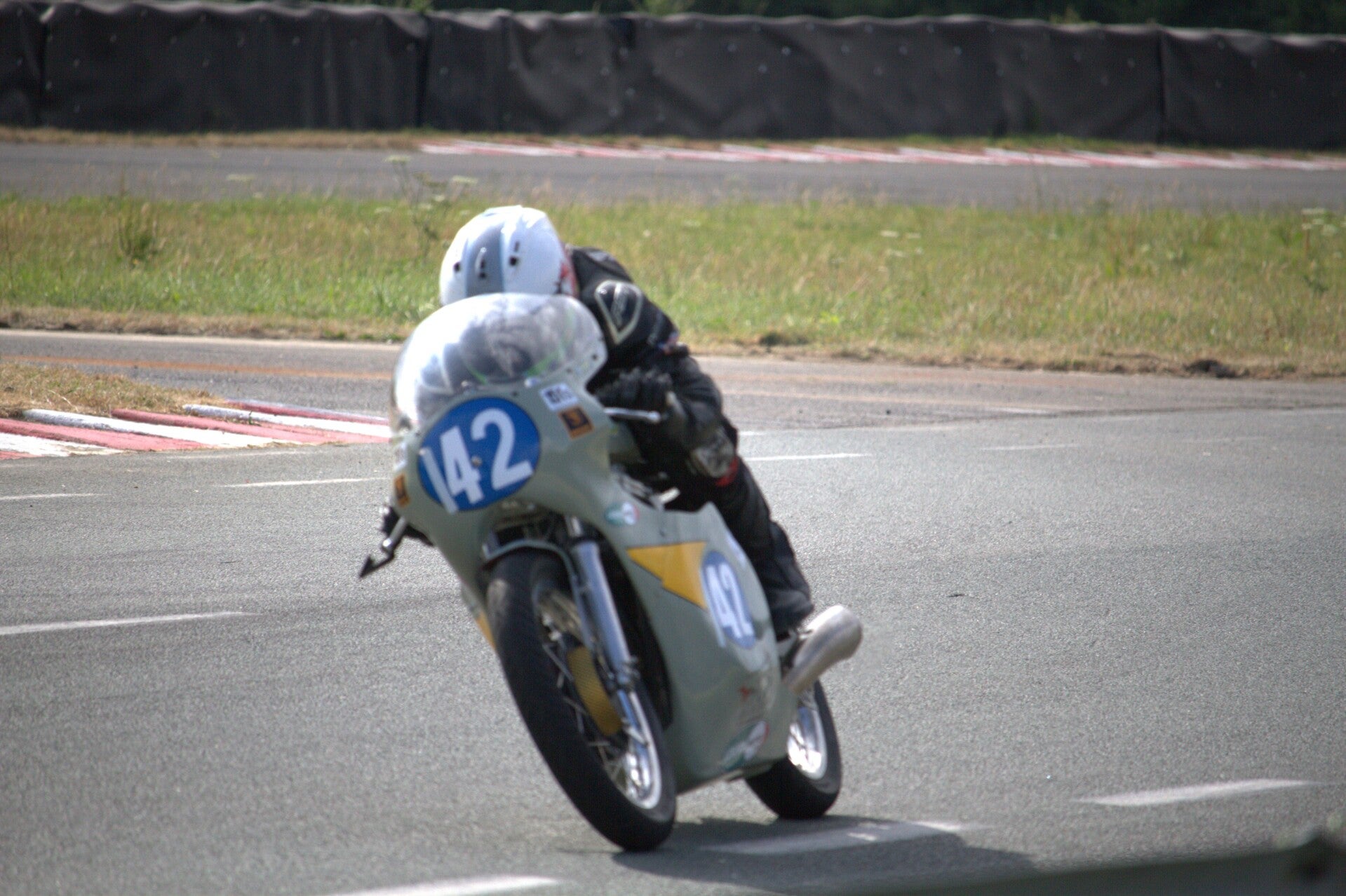 img_0897-copie-copie-standard.jpg