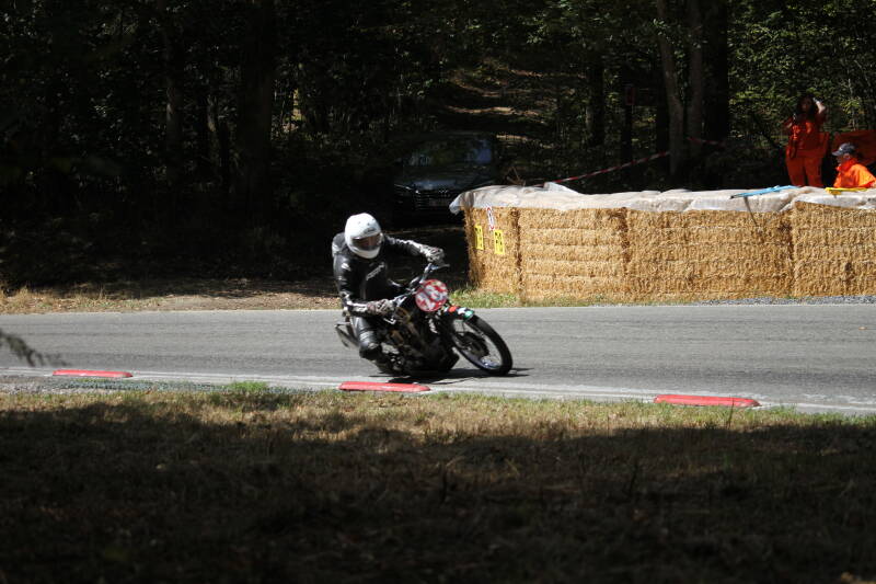 img_1448-standard-d7vzxa.jpg