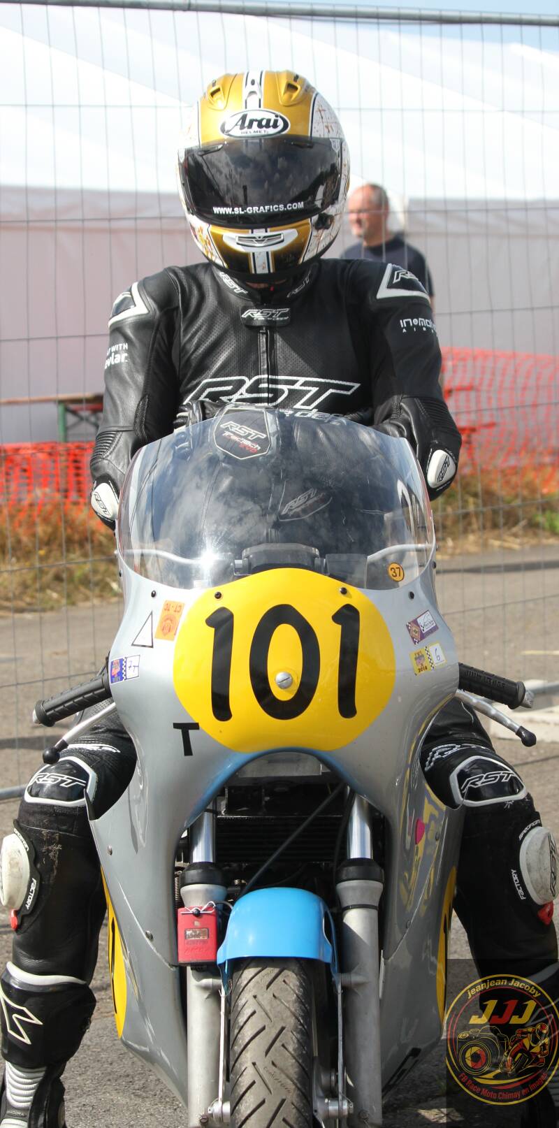 img_9837-standard-a0z5oi.jpg