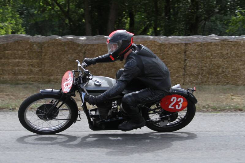 img_9911_0-standard.jpg