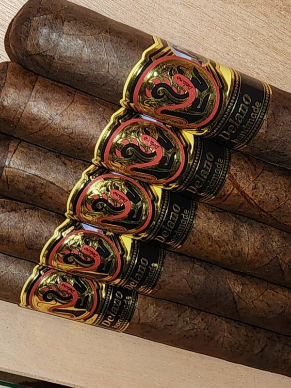 Taboga Premium Maduro Cigars (6.5"x54). Yellow Label.
