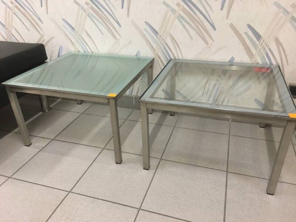 Bijzettafeltje met glazen blad