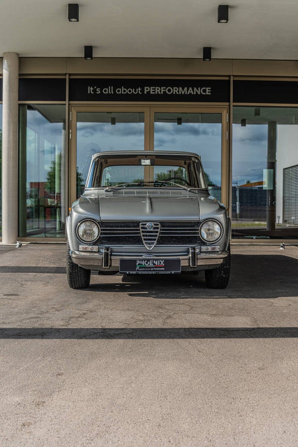 Alfa Romeo Giulia 1300 super