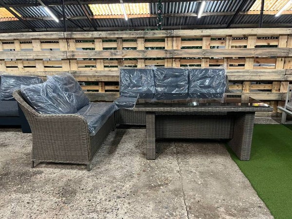 Wicker dining loungeset