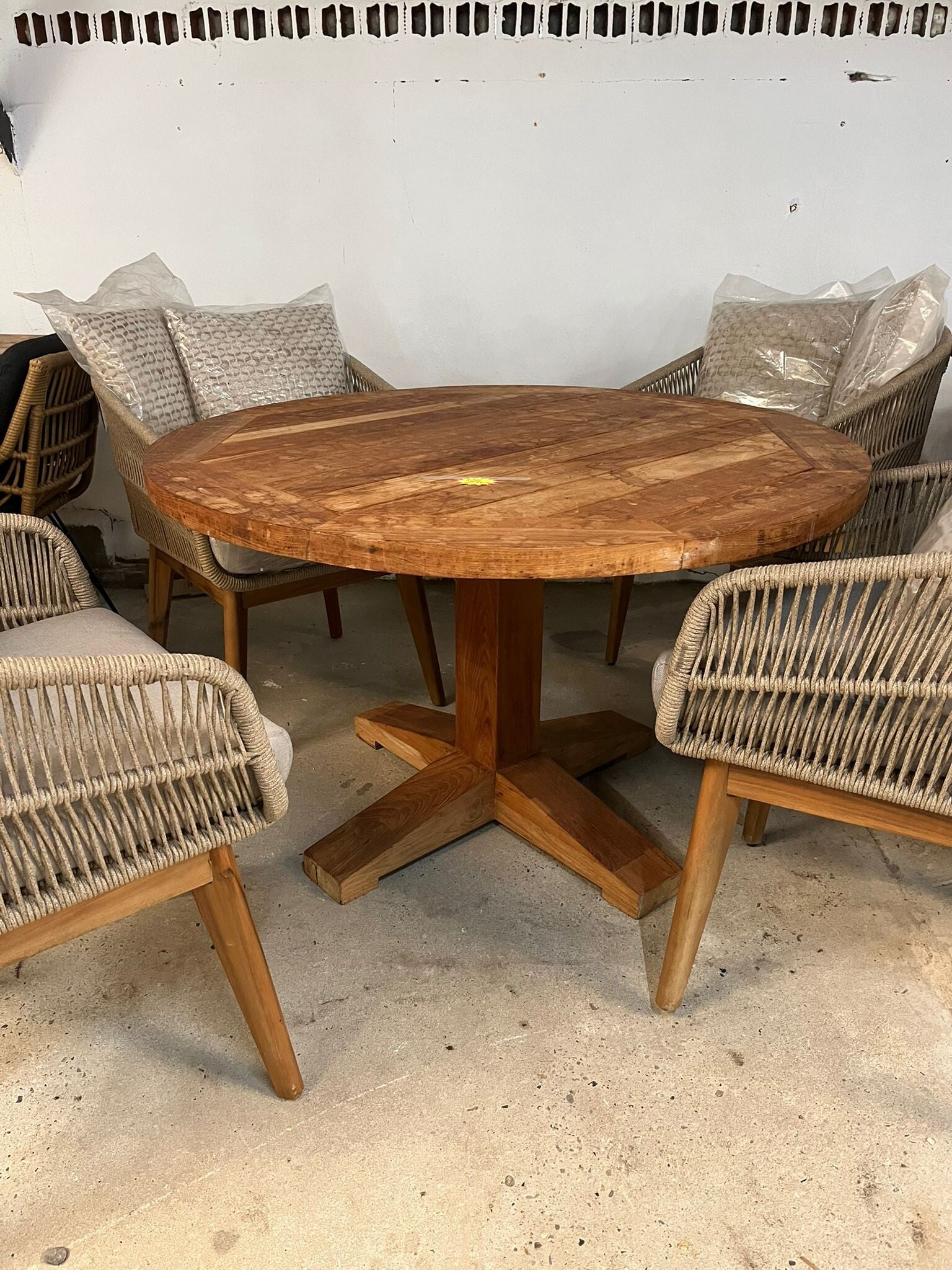 Teak tafel rond