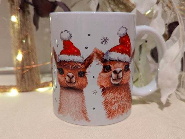 Tasse mit weihnachtlichen Alpakas
