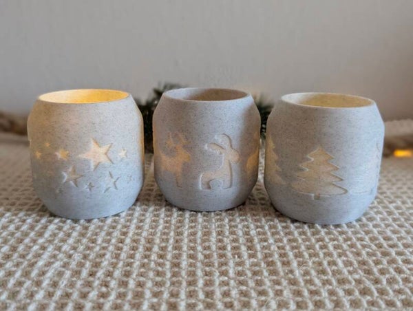 Gemütliches 3er Set Teelichthalter mit Sternen, Rentieren und Tannenbäumchen