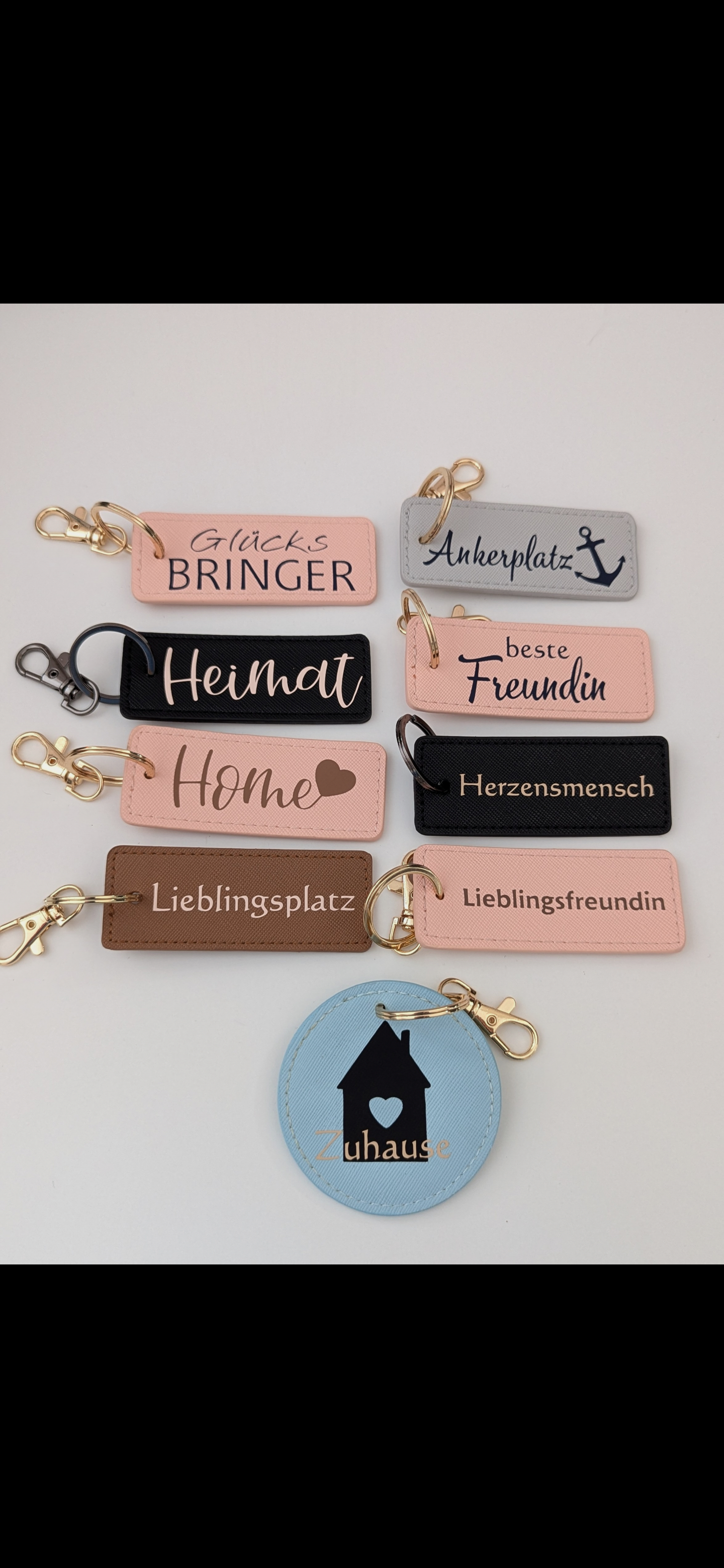 Personalisierte Schlüsselanhänger in verschiedenen Farben mit Sprüchen. z.B Glücks Bringer, Ankerplatz, beste Freundin, Lieblingsfreundin.