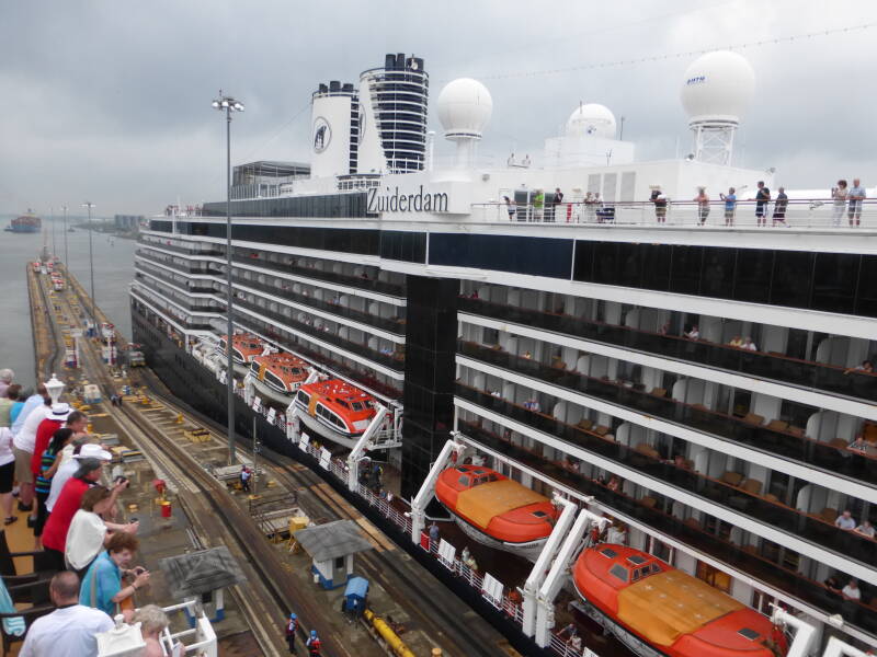 Zuiderdam Holland America Line | www.atlantisreisen.com