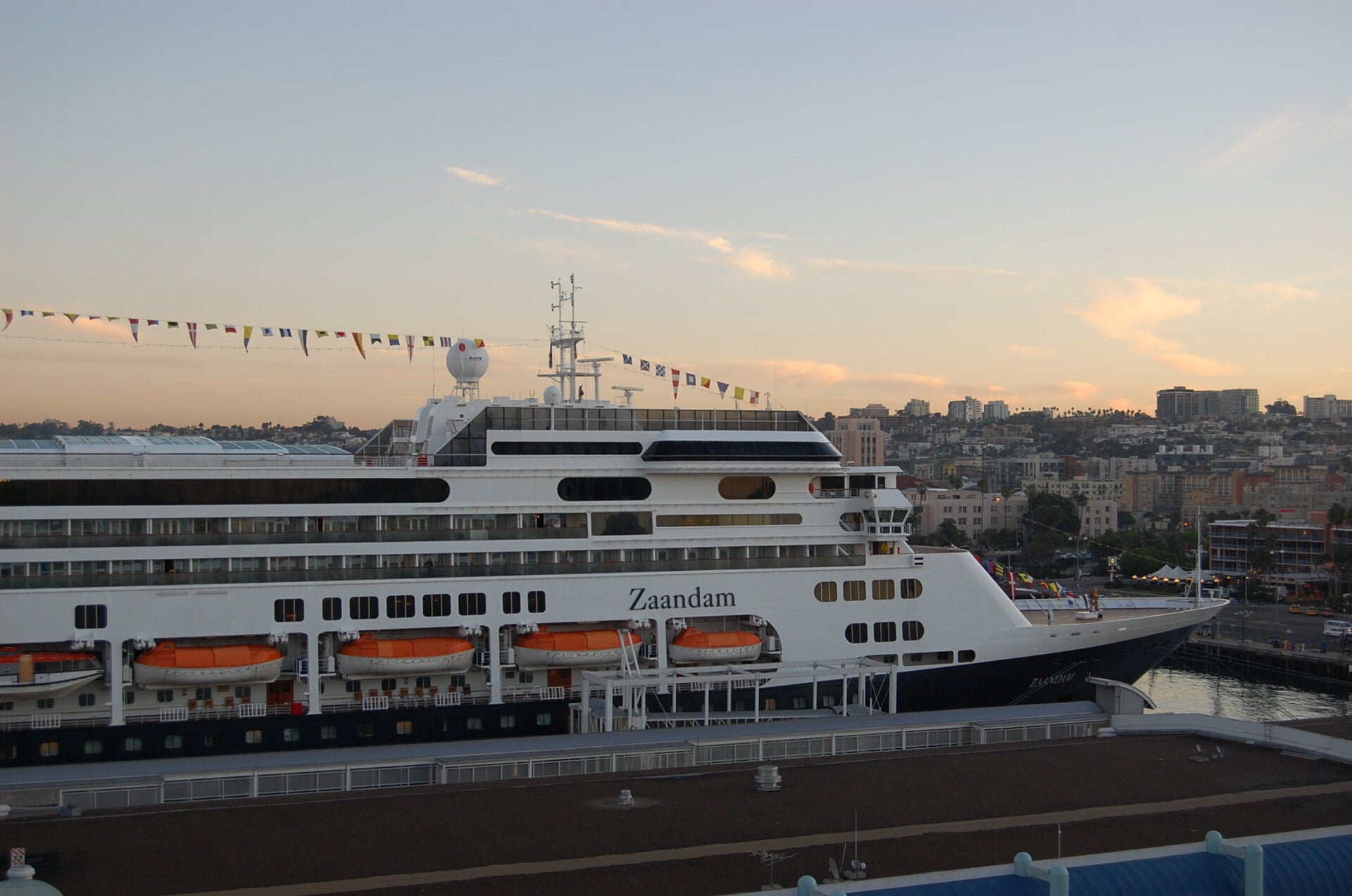 Zaandam Holland America Line | www.atlantisreisen.com