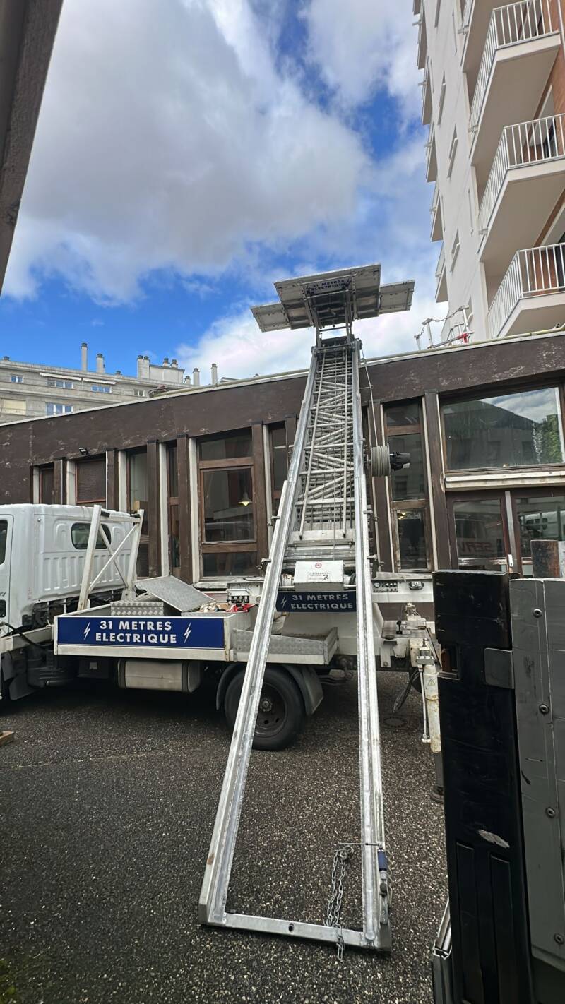 monte-charge chantier La Plagne