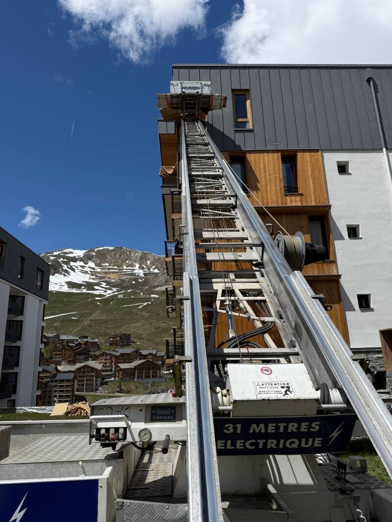 monte-charge à Bozel pour transport de matériaux et travaux en hauteur