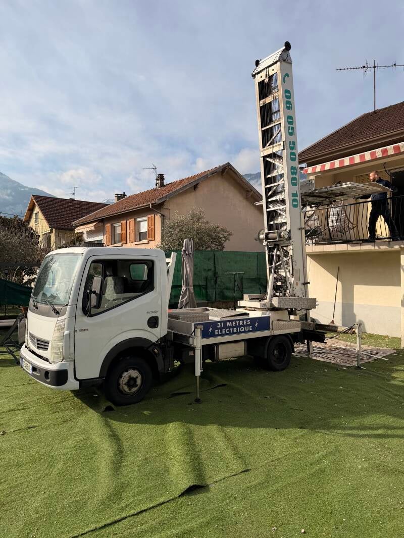 monte-charge à Pralognan-la-Vanoise pour transport de matériaux et travaux en hauteur