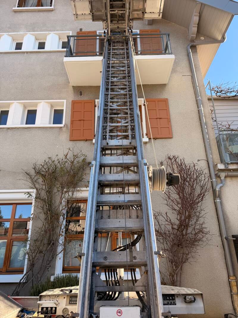 Intervenez-vous toute l’année à Pralognan-la-Vanoise ? Oui, nous intervenons toute l’année, y compris en période hivernale.  Pourquoi louer un monte-meuble à Pralognan-la-Vanoise ? La location de monte-meuble à Pralognan-la-Vanoise permet de transporter d