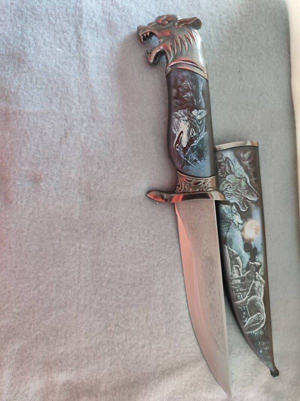 Dekoration Dolch Wolf