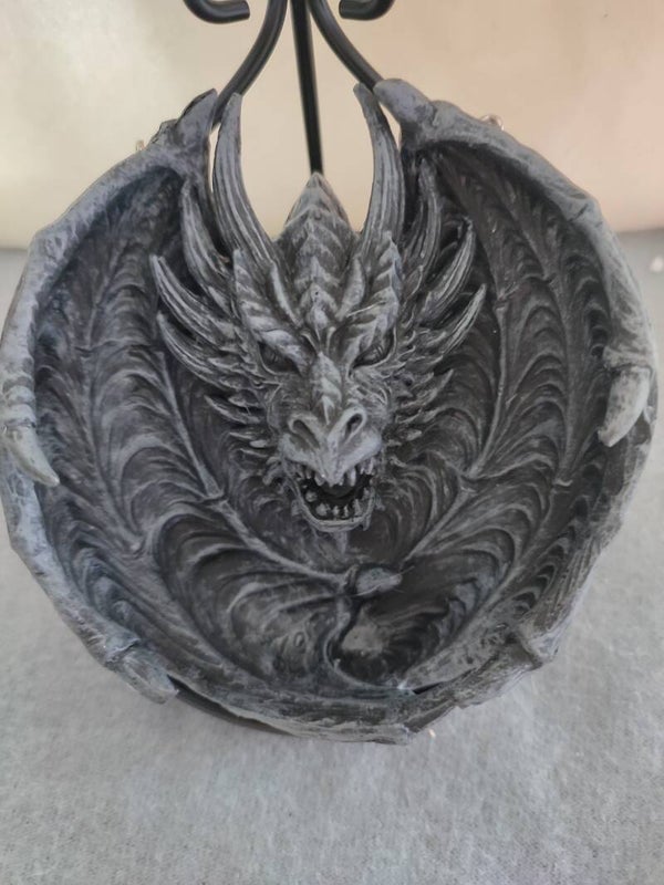 Räucherkegelhalter hängender Drache